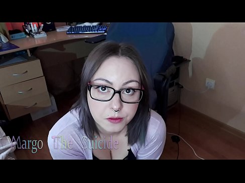 ❤️ Sexy dievča s okuliarmi hlboko fajčí vibrátor na kameru Šukanie video na nás ❌❤